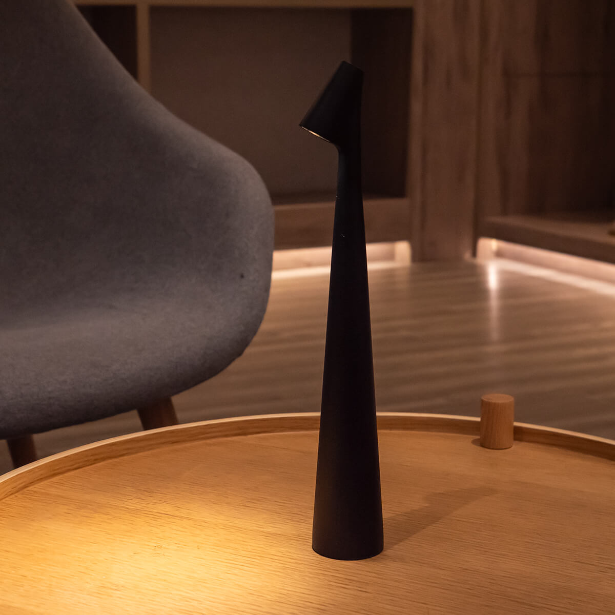 Quilla Folded Aluminium Cordless Table Lamp