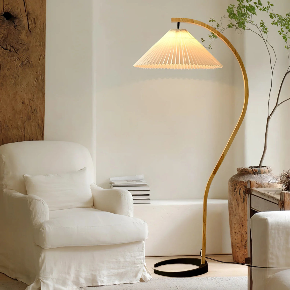 Comba Curved Wood Pleated Floor Lamp